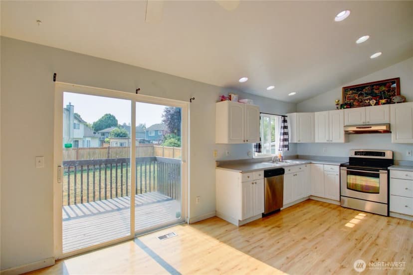 Property photo for 15355 Heintz Avenue Se, Monroe photo 5