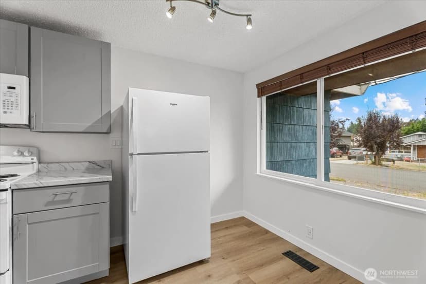 Property photo for 31344 13th Ave S, Federal Way photo 12