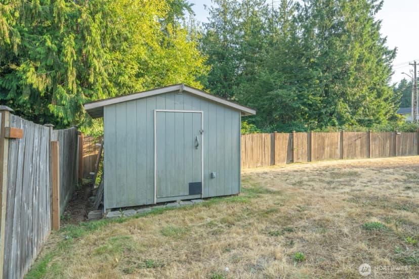 Property photo for 704 105th Place Se, Everett photo 18
