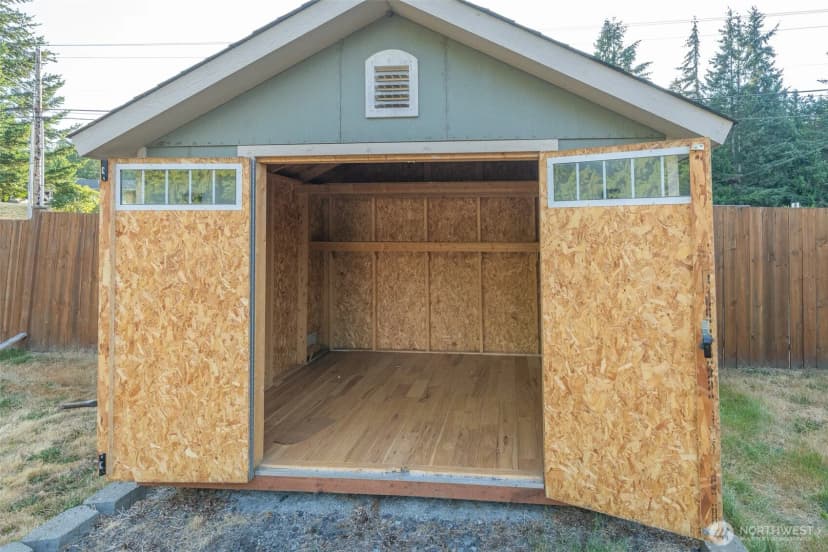 Property photo for 704 105th Place Se, Everett photo 17