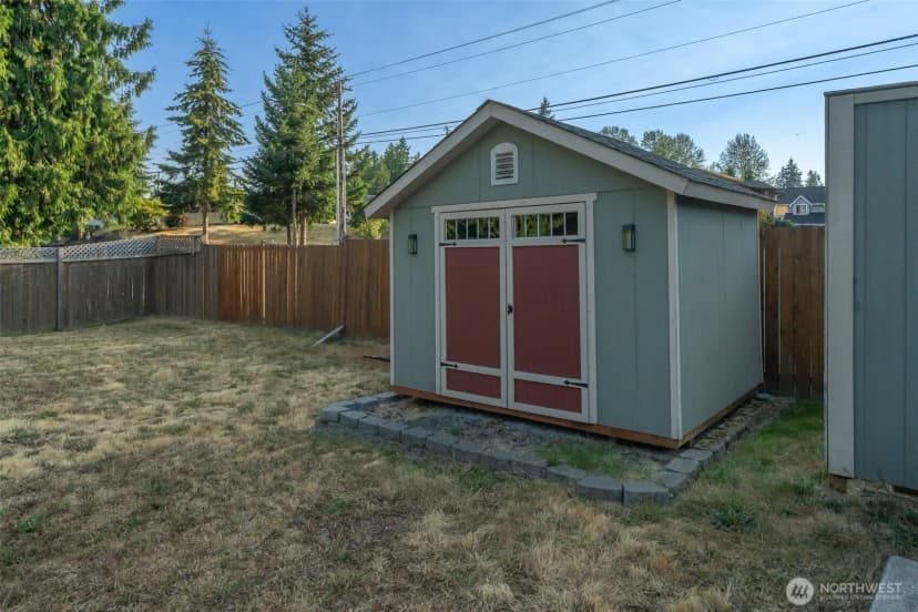 Property photo for 704 105th Place Se, Everett photo 16