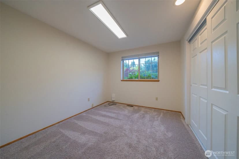 Property photo for 704 105th Place Se, Everett photo 10