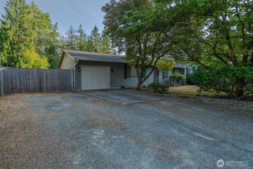 Property photo for 704 105th Place Se, Everett photo 19