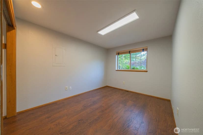 Property photo for 704 105th Place Se, Everett photo 11