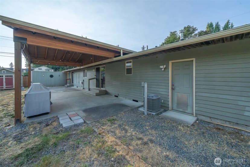 Property photo for 704 105th Place Se, Everett photo 15