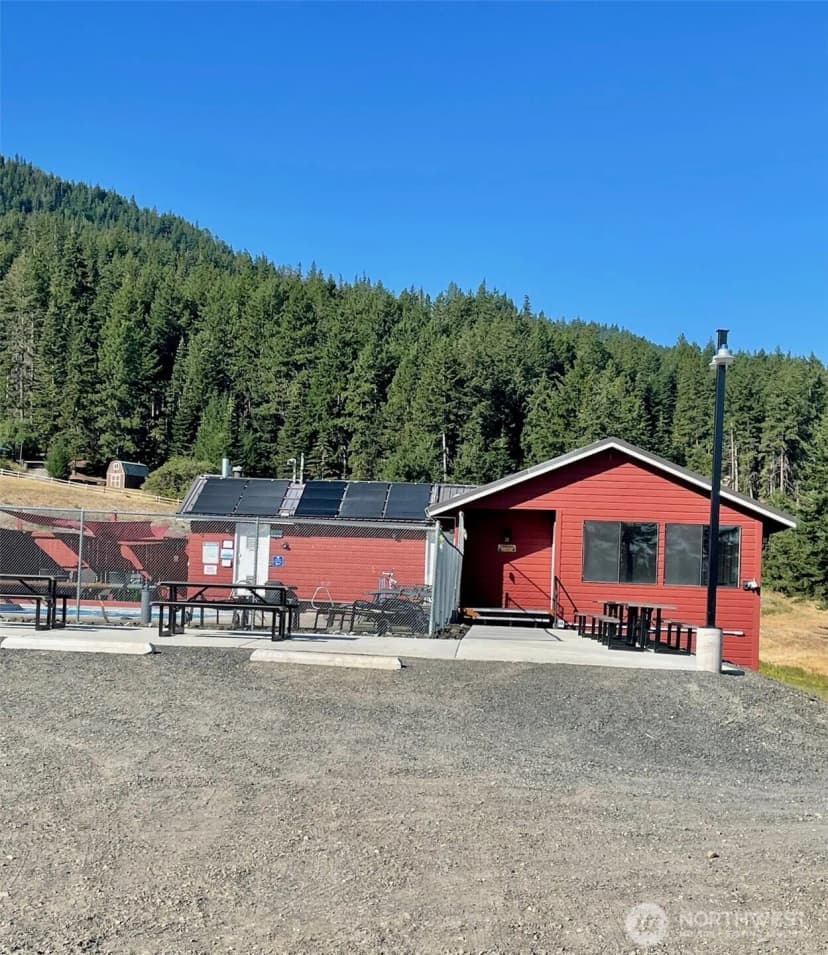 Property photo for 1290 Rodeo Road, Cle Elum photo 3