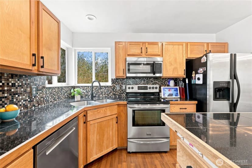 Property photo for 7175 E Raintree Lane, Port Orchard photo 8