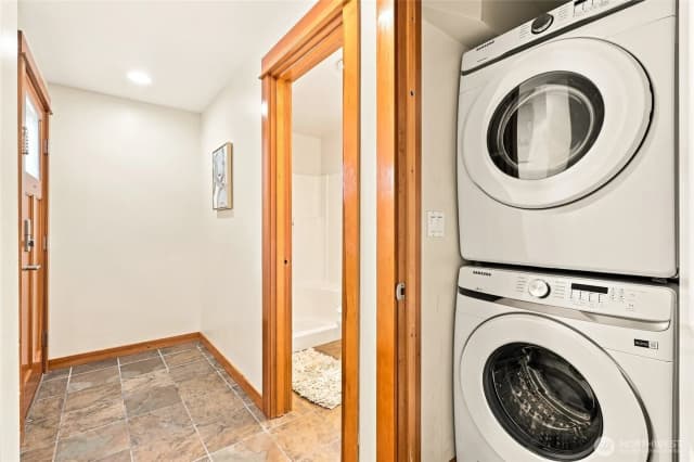 Property photo for 9243 35th Ave Sw #a, Seattle photo 5