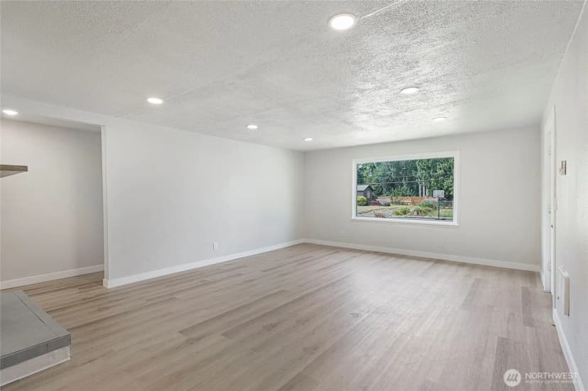 Property photo for 256 Douglas Street, Longview photo 10