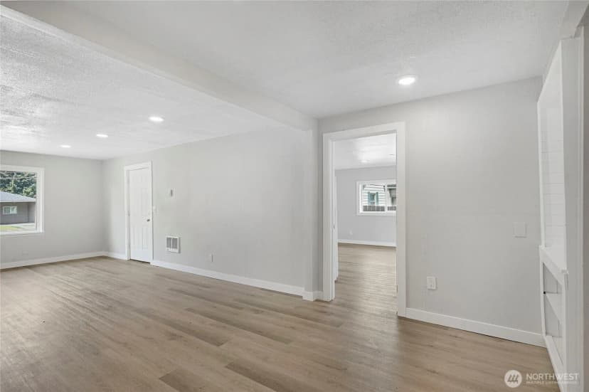 Property photo for 256 Douglas Street, Longview photo 16