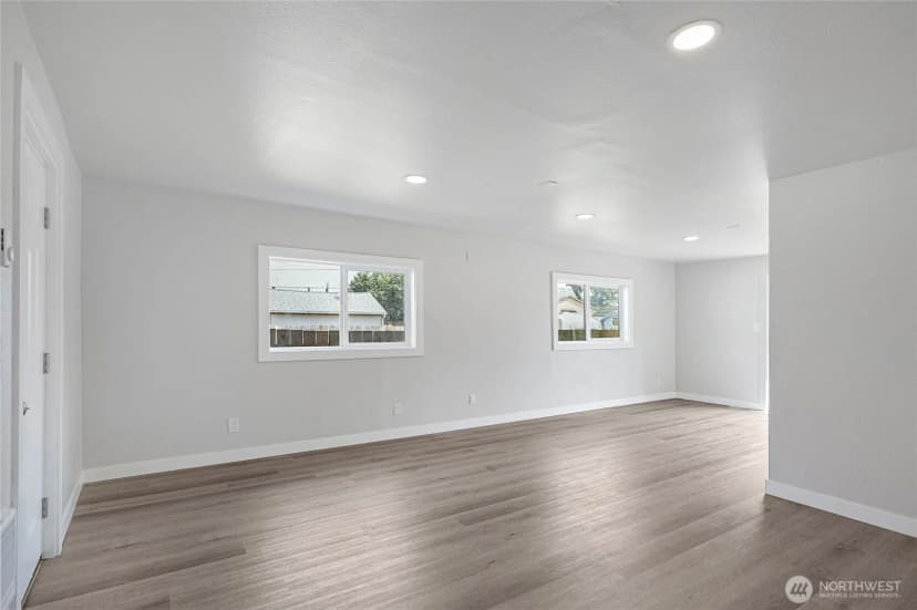 Property photo for 256 Douglas Street, Longview photo 22