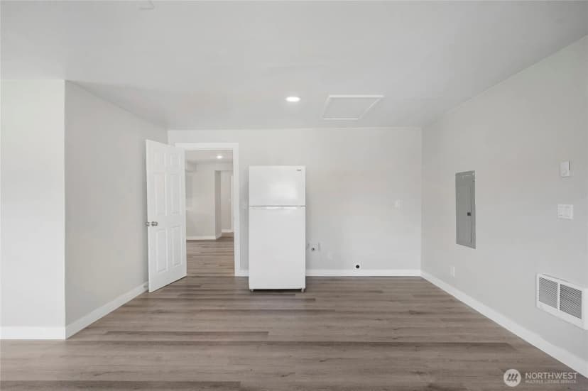 Property photo for 256 Douglas Street, Longview photo 18