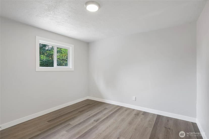 Property photo for 256 Douglas Street, Longview photo 32