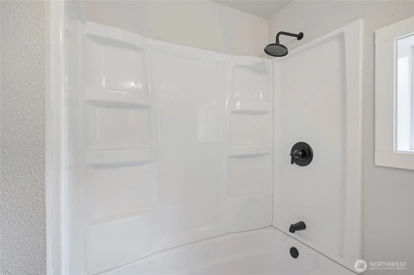 Property photo for 256 Douglas Street, Longview photo 36