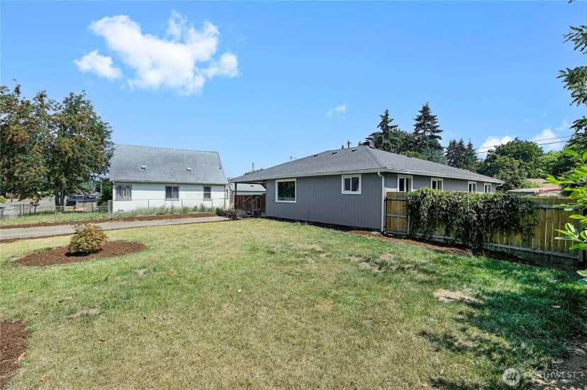 Property photo for 256 Douglas Street, Longview photo 3