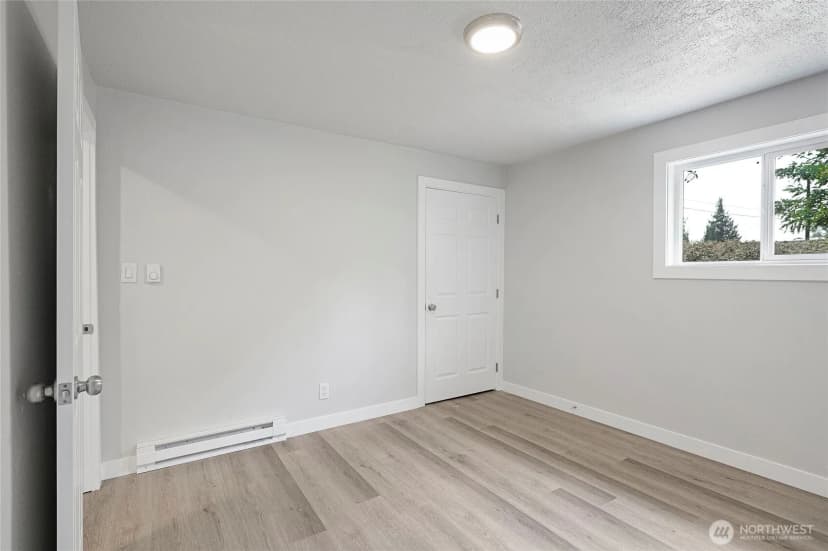 Property photo for 256 Douglas Street, Longview photo 34