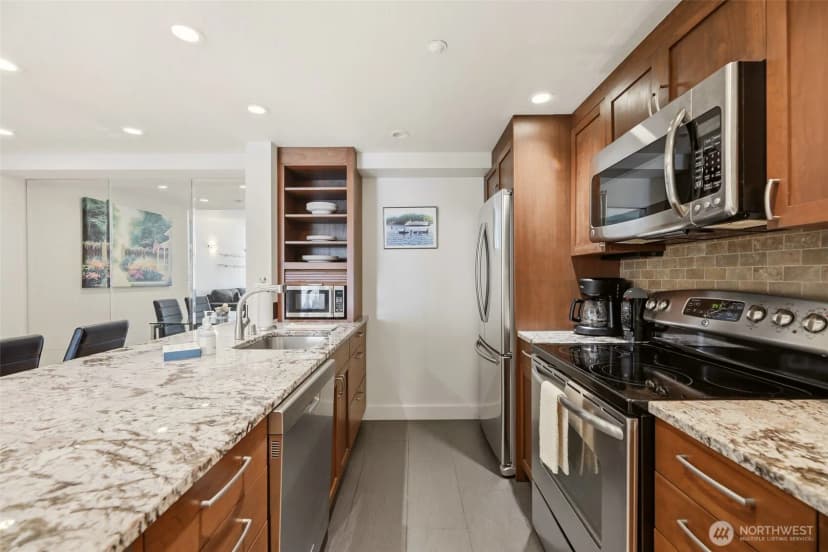 Property photo for 1415 2nd Avenue #2106, Seattle photo 6