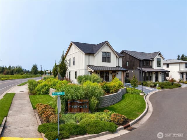 Property photo for 212 Riverwalk Dr., Lynden photo 2