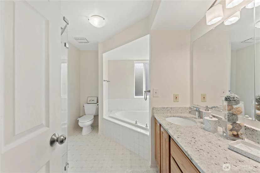 Property photo for 10122 Se 268th Street, Kent photo 23
