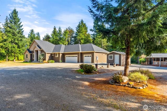 Property photo for 14512 Brenda Drive Se, Yelm photo 3