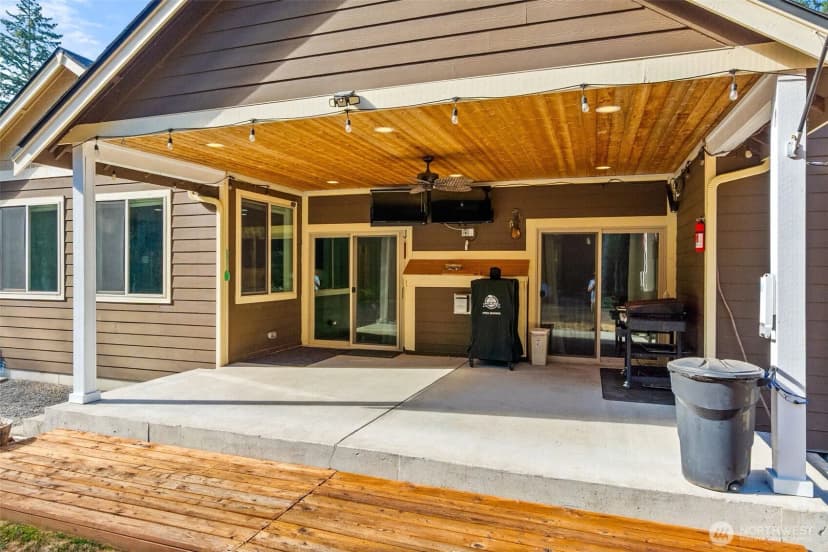 Property photo for 14512 Brenda Drive Se, Yelm photo 8