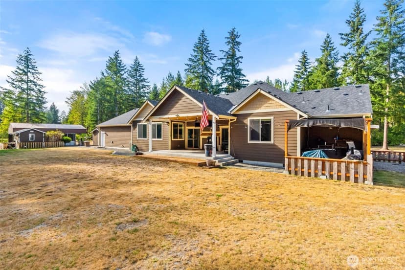 Property photo for 14512 Brenda Drive Se, Yelm photo 6