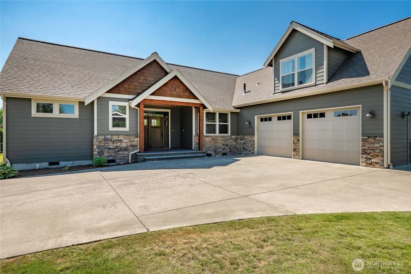 Property photo for 1312 Bradley Meadows Court, Lynden photo 2