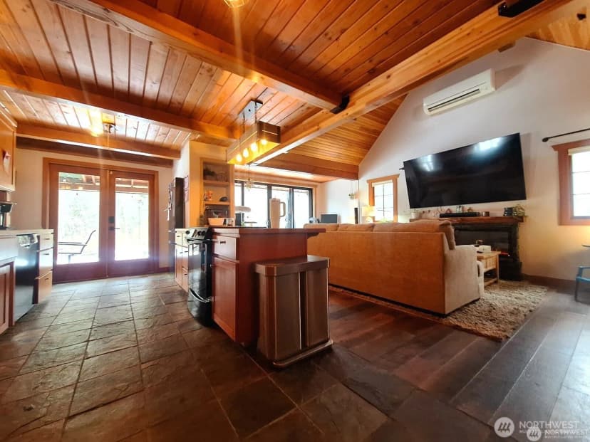 Property photo for 24527 250th Avenue Se, Maple Valley photo 9