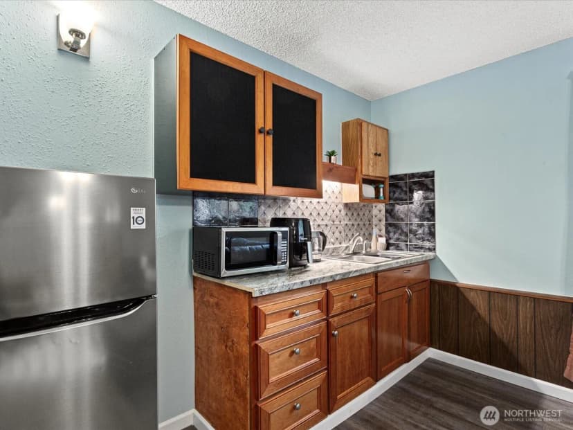 Property photo for 16445 Ambaum Boulevard S, Burien photo 10