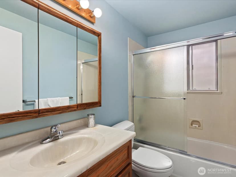 Property photo for 16445 Ambaum Boulevard S, Burien photo 19