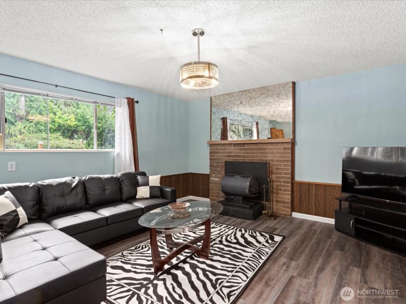 Property photo for 16445 Ambaum Boulevard S, Burien photo 8