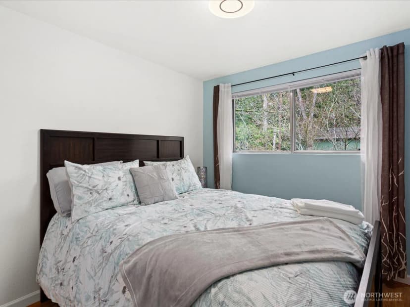 Property photo for 16445 Ambaum Boulevard S, Burien photo 20
