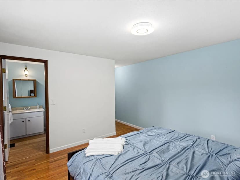 Property photo for 16445 Ambaum Boulevard S, Burien photo 14
