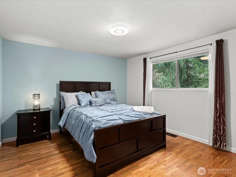 Property photo for 16445 Ambaum Boulevard S, Burien photo 16