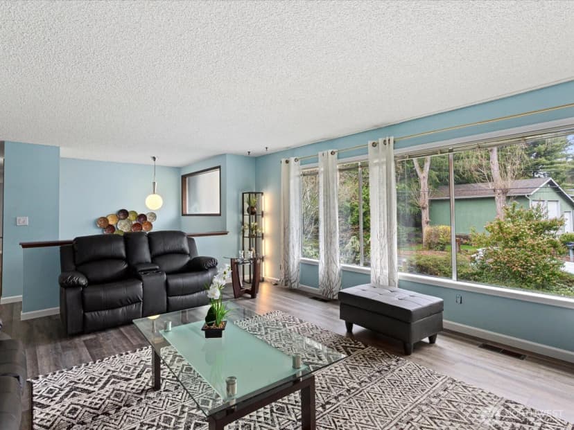 Property photo for 16445 Ambaum Boulevard S, Burien photo 17