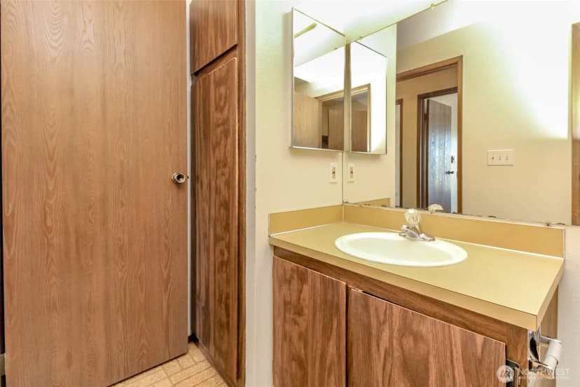 Property photo for 1102 8th Street Ne #4, Auburn photo 17