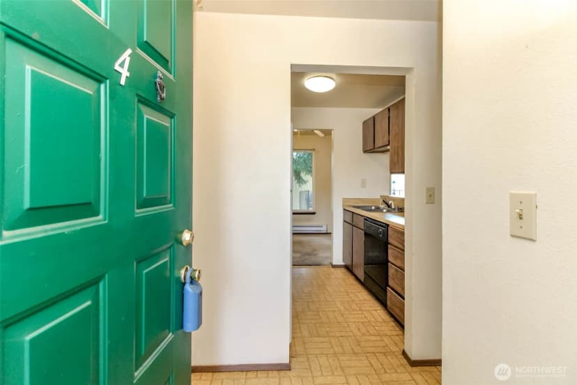 Property photo for 1102 8th Street Ne #4, Auburn