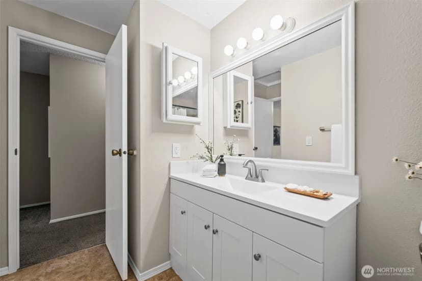Property photo for 296 298 North Shore Boulevard, Fox Island photo 23