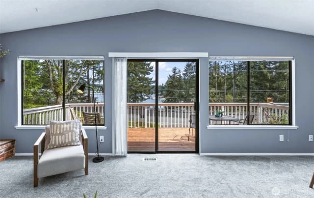 Property photo for 296 298 North Shore Boulevard, Fox Island photo 3