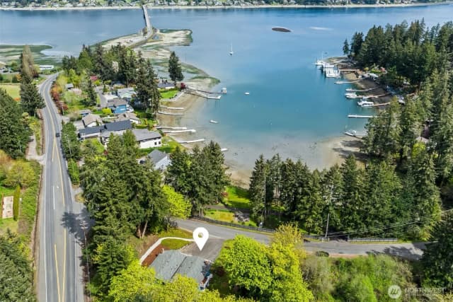 Property photo for 296 298 North Shore Boulevard, Fox Island photo 2