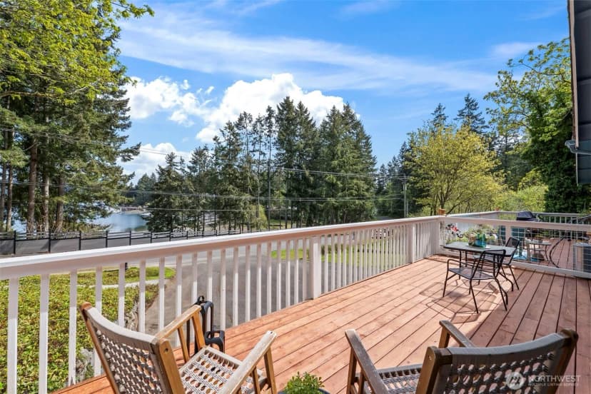 Property photo for 296 298 North Shore Boulevard, Fox Island photo 15