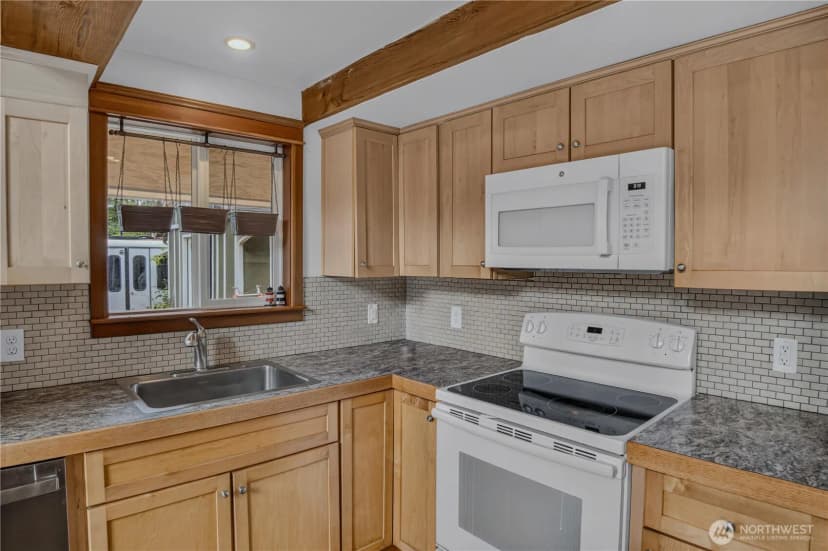 Property photo for 21428 Birch Place, Ocean Park photo 10