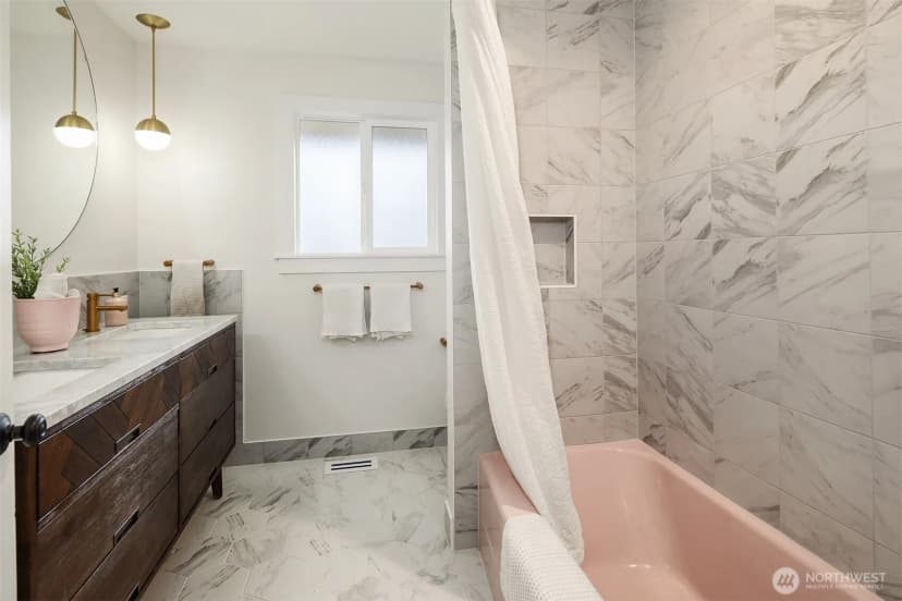 Property photo for 6635 57th Avenue Ne, Seattle photo 18