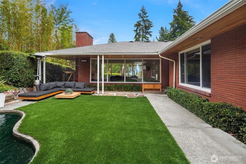 Property photo for 6635 57th Avenue Ne, Seattle photo 15