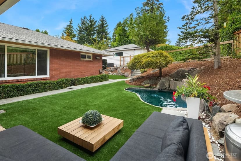 Property photo for 6635 57th Avenue Ne, Seattle photo 16