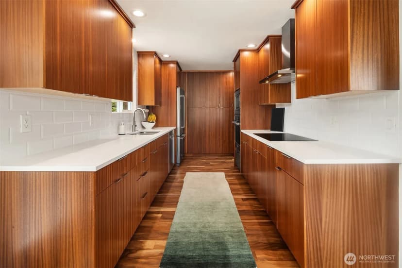 Property photo for 6635 57th Avenue Ne, Seattle photo 10