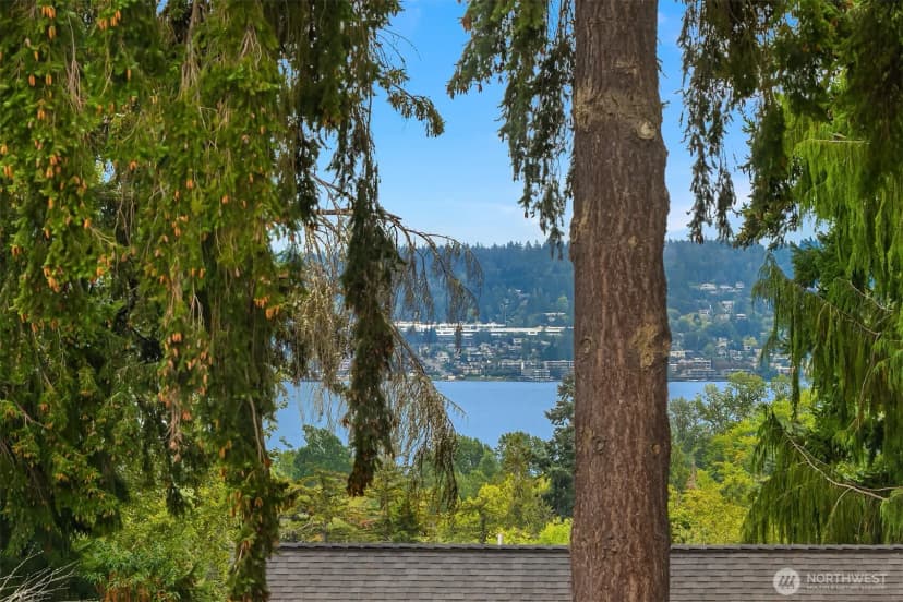 Property photo for 6635 57th Avenue Ne, Seattle photo 31