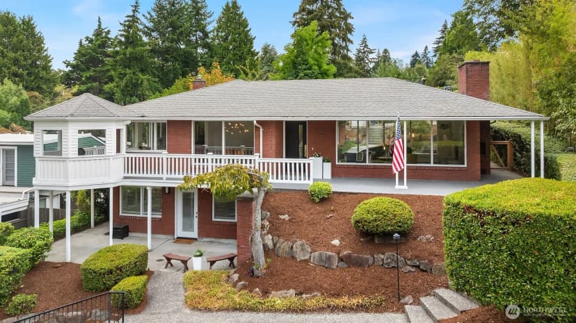Property photo for 6635 57th Avenue Ne, Seattle