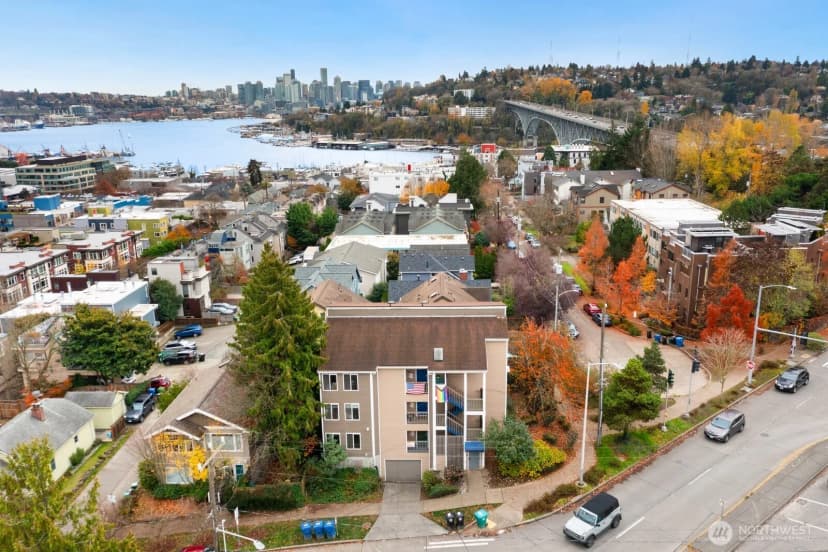 Property photo for 3660 Whitman Avenue N, Seattle photo 29