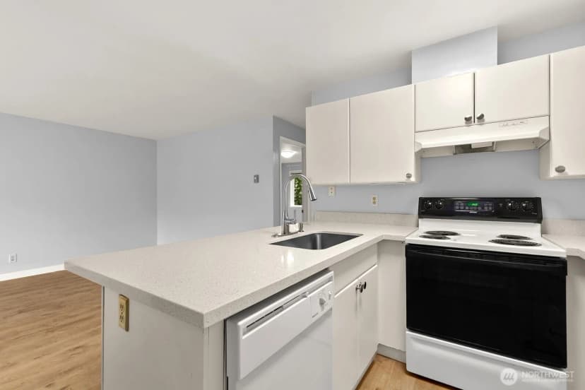 Property photo for 3660 Whitman Avenue N, Seattle photo 10